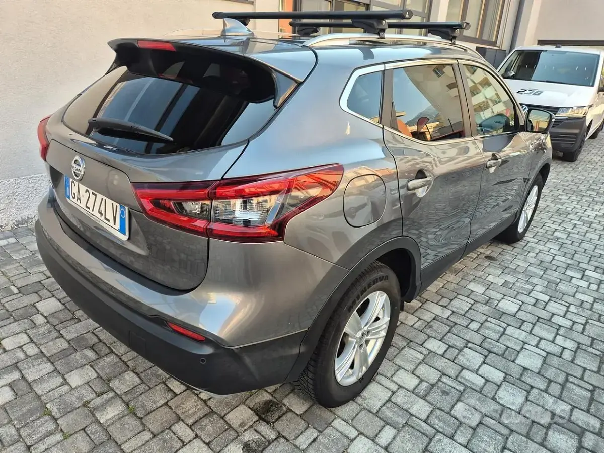 Usata Nissan Qashqai Tekna 116 CV (85 kW) 2020 Grigio SUV