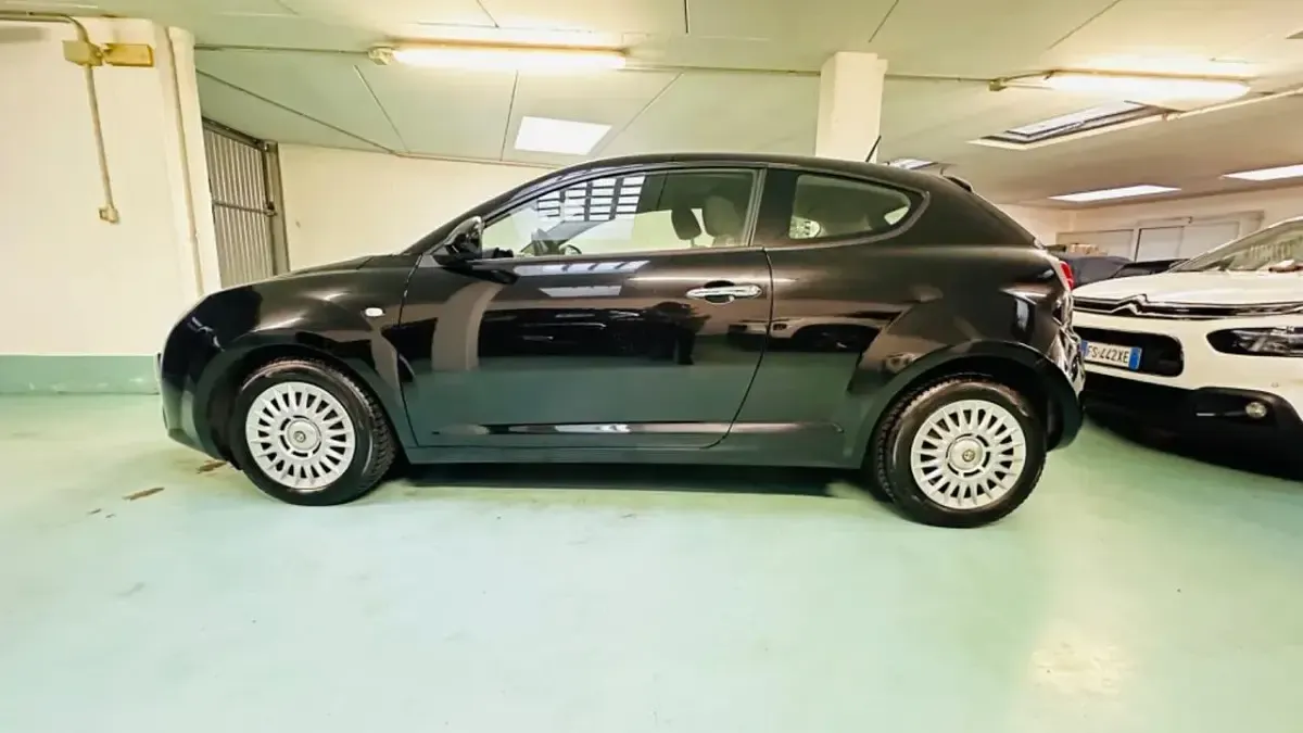 Second-hand Alfa Romeo MiTo 85 CP (62 kW) 2014 Negru Hatchback