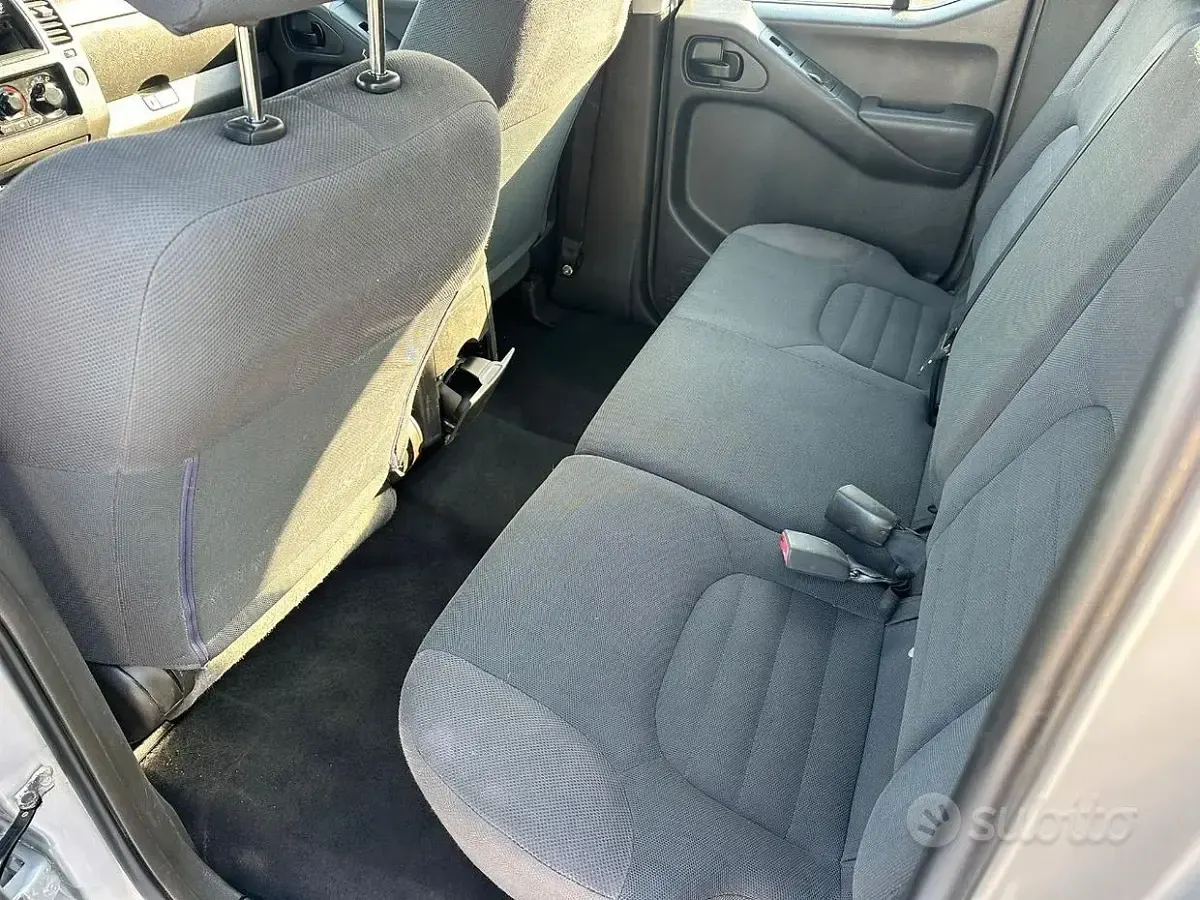 Brugt Nissan Navara XE 171 HK (125 kW) 2006 Grå Pickup / Ladvogn