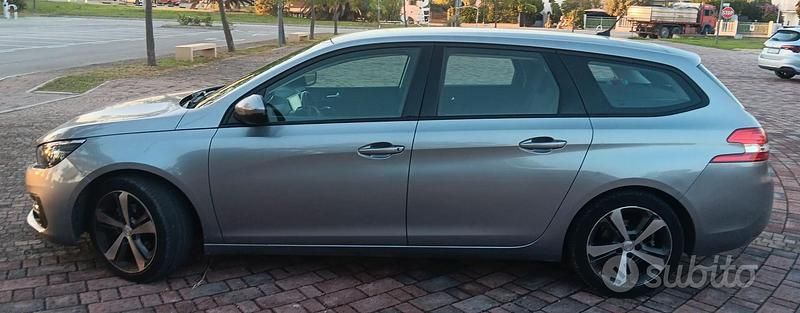 Usata Peugeot 308 SW 110 CV (80 kW) 2018 Grigio Station wagon