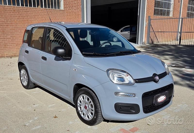 Usata Fiat Panda Easy 69 CV (50 kW) 2018 Grigio Utilitaria