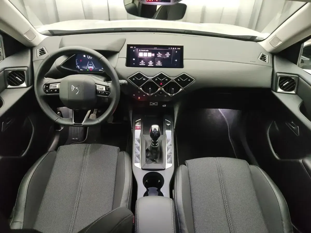 Usata DS Automobiles DS3 Bastille 130 CV (95 kW) 2023 Beige Utilitaria