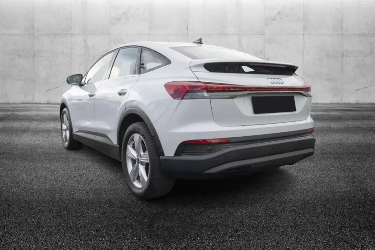 Usata Audi Q4 e-tron 69 kW (95 CV) 2023 Bianco SUV