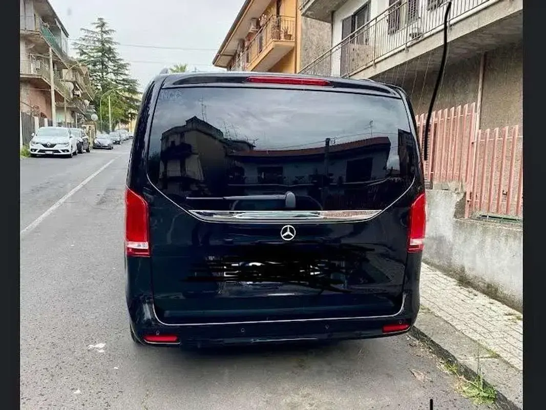 Usata Mercedes V250 Premium 190 CV (139 kW) 2023 Nero Monovolume