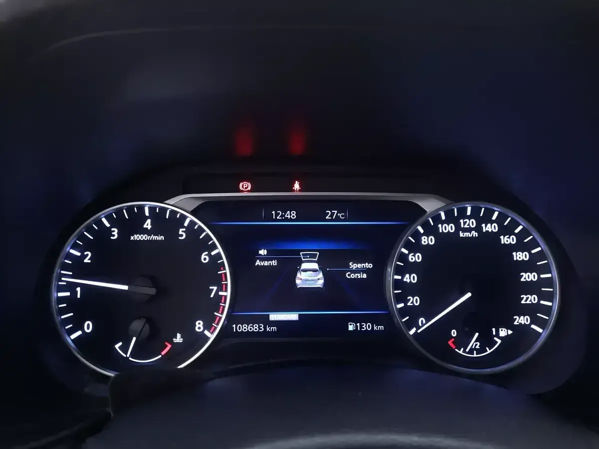 Usata Nissan Juke N-Connecta 114 CV (83 kW) 2021 Argentoargento SUV