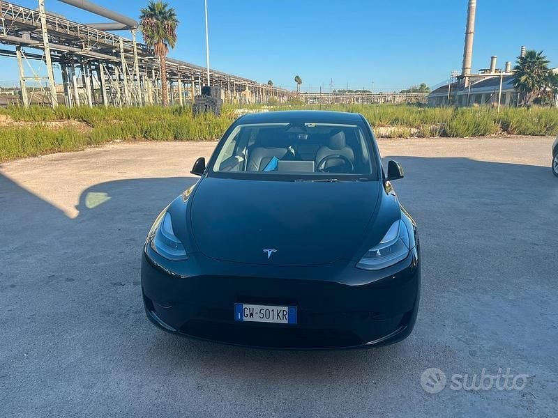 Usata Tesla Model Y RWD 219 kW (299 CV) 2024 Nero SUV