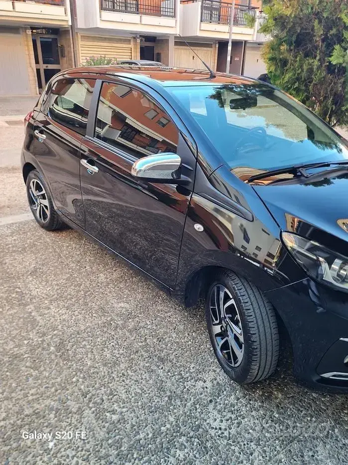 Usata Peugeot 108 72 CV (52 kW) 2021 Nero Utilitaria