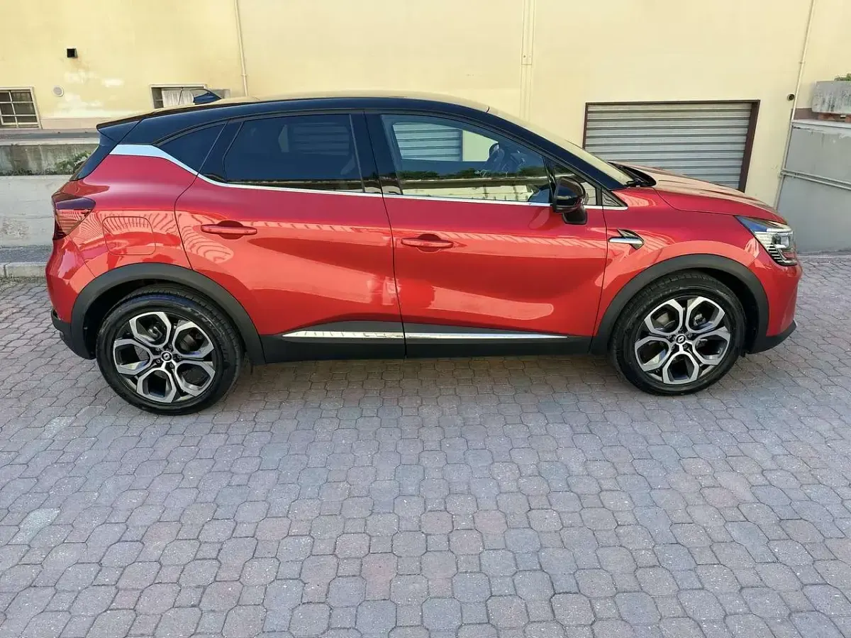 Usata Renault Captur Techno 145 CV (106 kW) 2023 Rosso SUV
