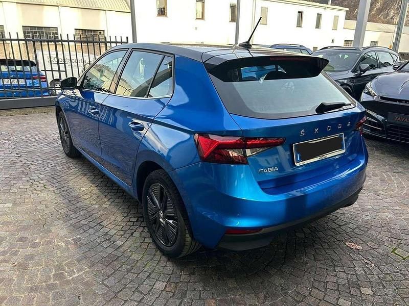 Usata Skoda Fabia Style 95 CV (69 kW) 2023 Blu/azzurro Utilitaria