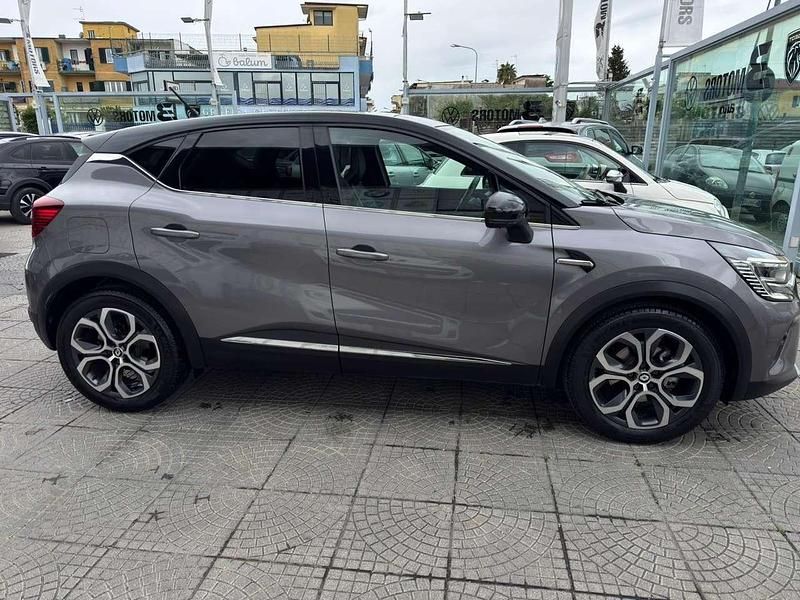 Usata Renault Captur Zen 94 CV (69 kW) 2022 Grigio SUV