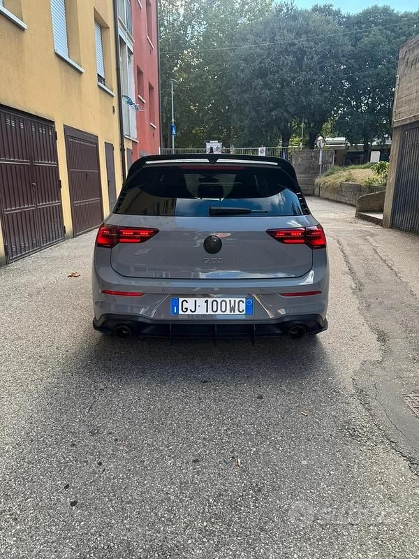 Usata VW Golf VIII GTI 245 CV (180 kW) 2022 Grigio Berlina