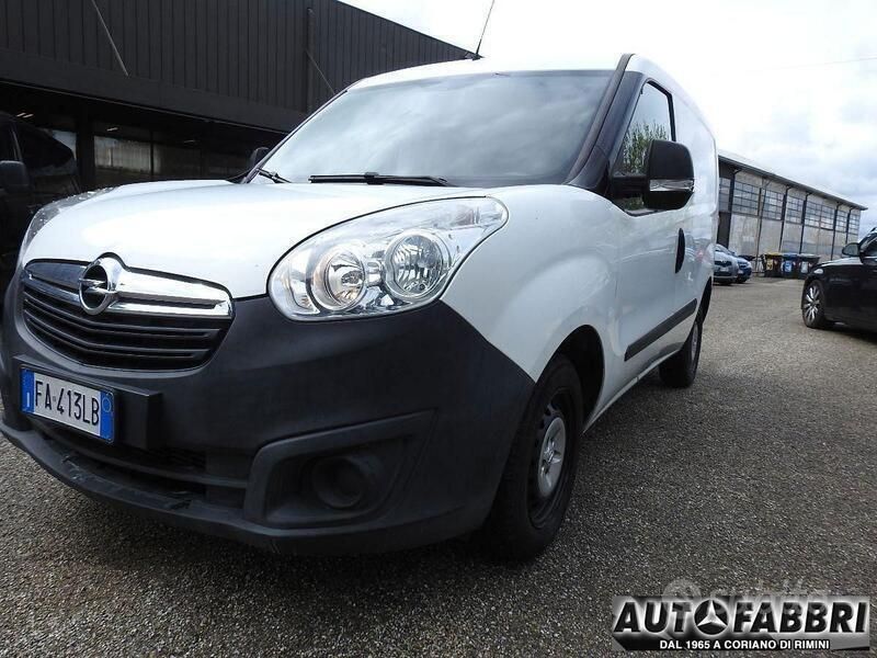 Usata Opel Combo 90 CV (66 kW) 2015 Bianco(met.) Monovolume