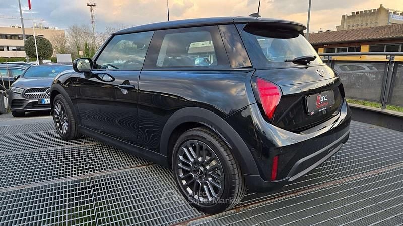 Usata Mini Cooper SE Essential 114 kW (156 CV) 2024 Nero Utilitaria