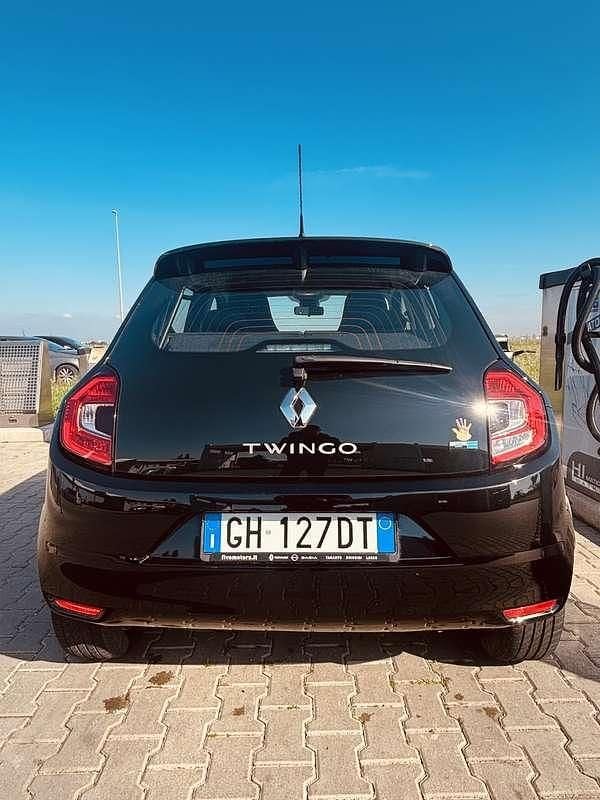 Usata Renault Twingo Zen 30 kW (42 CV) 2021 Nero Utilitaria