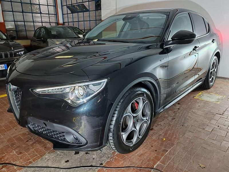 Usata Alfa Romeo Stelvio Sprint 190 CV (139 kW) 2021 Nero SUV
