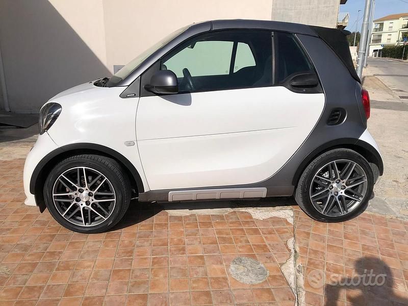 Usata Smart ForTwo Cabrio Brabus 71 CV (52 kW) 2016 Bianco Cabrio