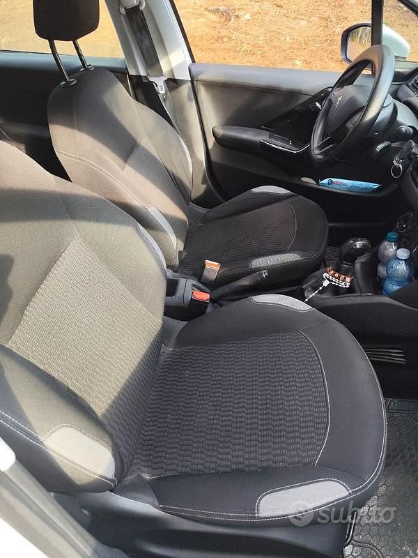 Usata Peugeot 208 2016 Bianco Utilitaria