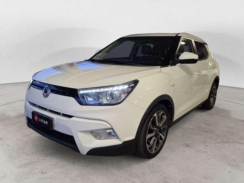 Bianco Usata 2016 Ssangyong (KGM) Tivoli SUV | 10.900 € (Buon prezzo) - Immagine 1/4