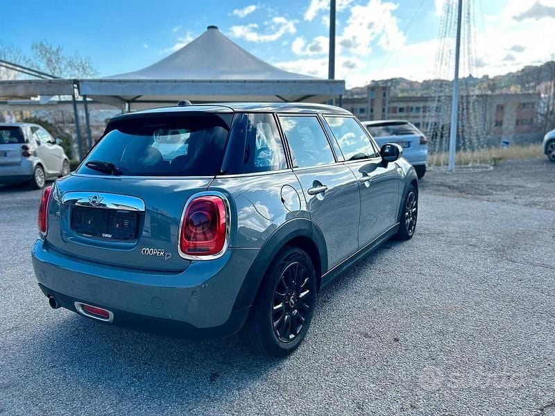 Usata Mini Cooper D Business 116 CV (85 kW) 2015 Grigio Utilitaria