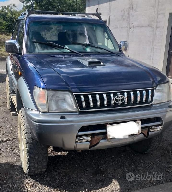 Blu Usata 1996 Toyota Land Cruiser SUV | 10.500 € - Immagine 1/4