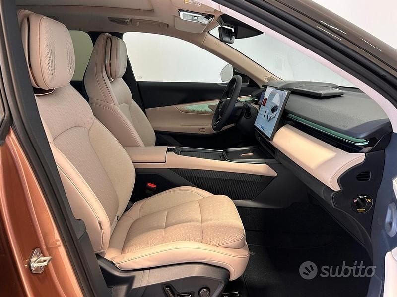 Nuova Lynk & Co 08 345 CV (253 kW) 2025 Bronzo SUV