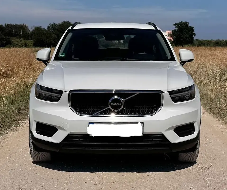 Usata Volvo XC40 Momentum 129 CV (94 kW) 2021 Bianco SUV