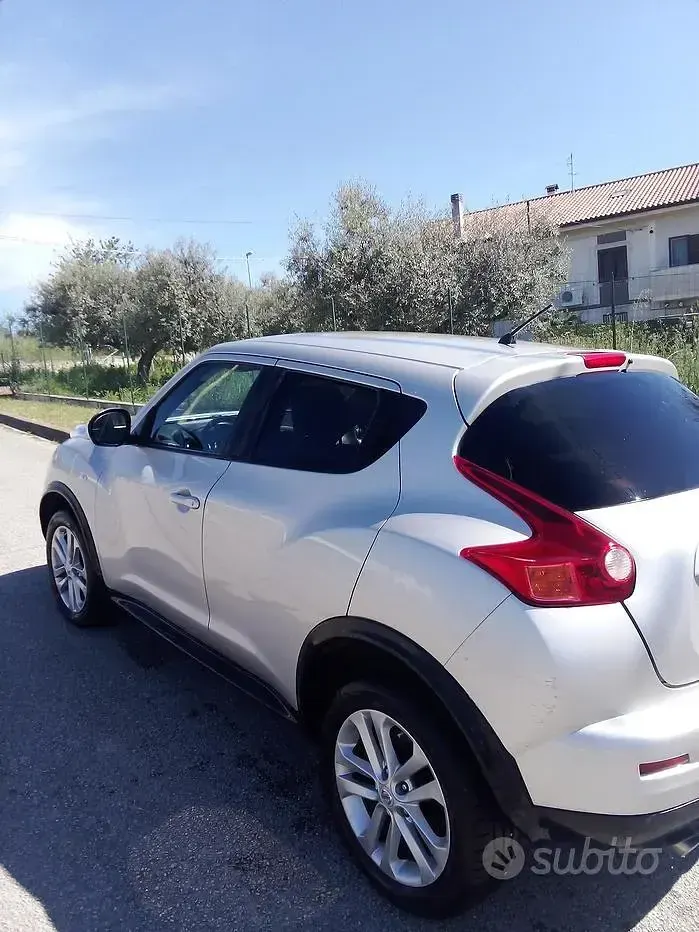 Gebraucht Nissan Juke Acenta 110 PS (80 kW) 2012 Silber SUV