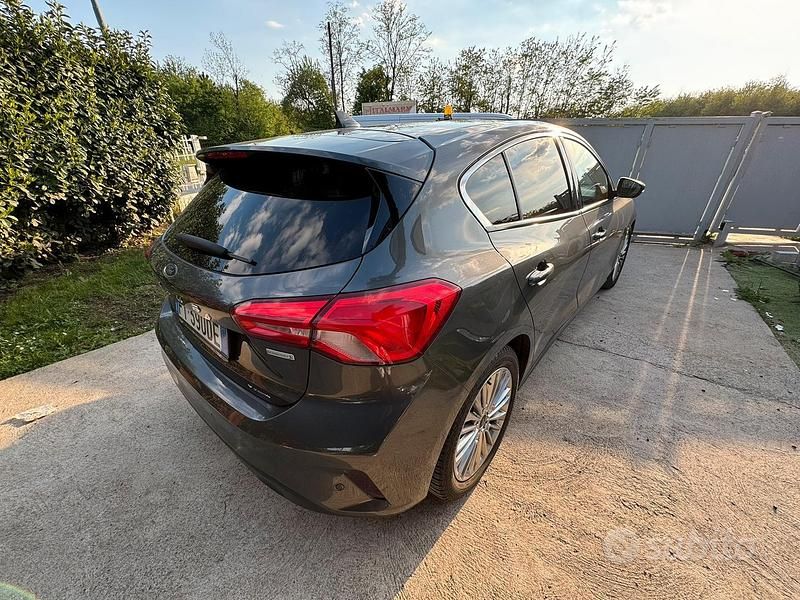 Usata Ford Focus Titanium 125 CV (91 kW) 2018 Grigio Berlina