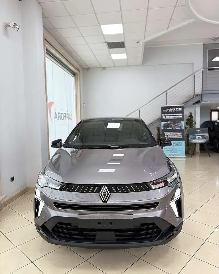 Nuova Renault Captur Techno 122 CV (89 kW) 2026 Grigio SUV