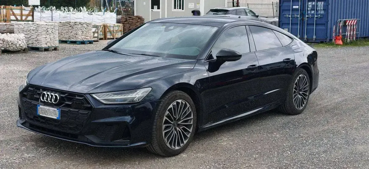 Usata Audi A7 Sportback 364 CV (267 kW) 2024 Blu/azzurro Utilitaria