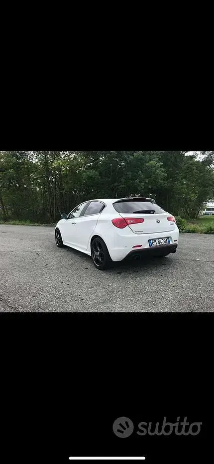 Usata Alfa Romeo Giulietta 140 CV (102 kW) 2012 Utilitaria