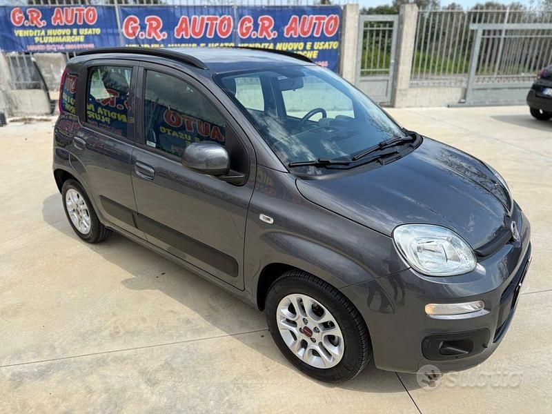 Usata Fiat Panda Lounge 95 CV (69 kW) 2018 Grigio Utilitaria