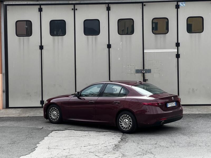 Usata Alfa Romeo Giulia 149 CV (109 kW) 2018 Rosso Berlina