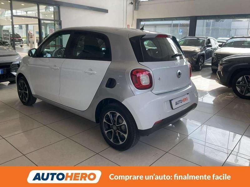 Usata Smart ForFour Passion 71 CV (52 kW) 2016 Bianco Utilitaria