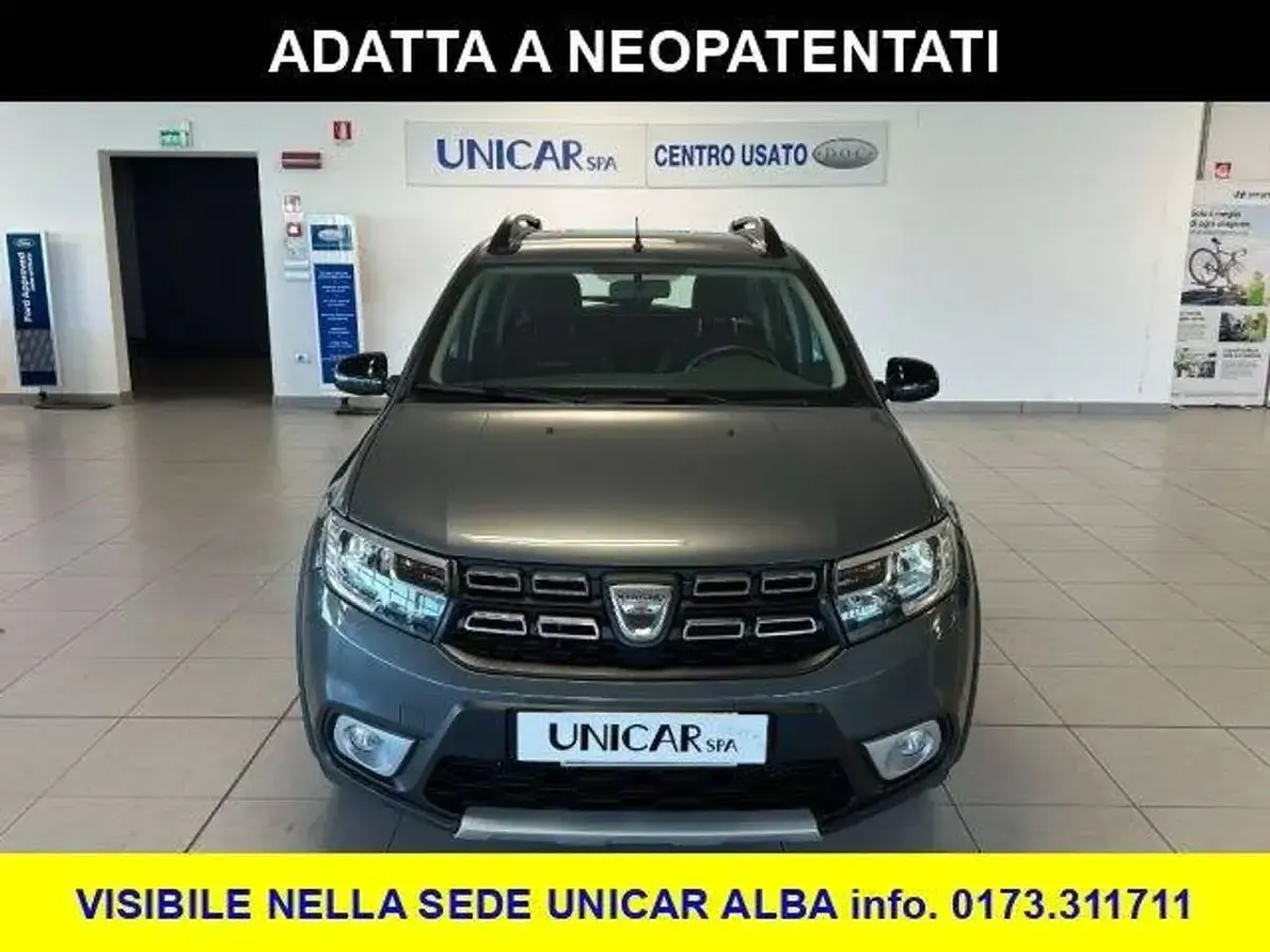 Usata Dacia Sandero Stepway 90 CV (66 kW) 2018 Grigio Berlina