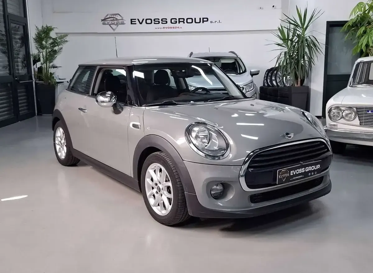 Usata Mini Cooper D 116 CV (85 kW) 2017 Grigio Utilitaria