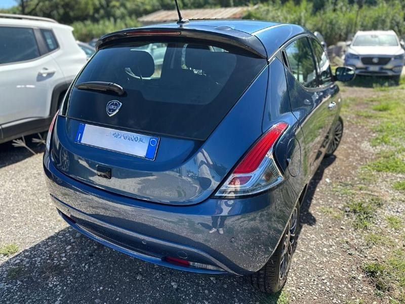 Occasion Lancia Ypsilon S 69 PK (50 kW) 2024 Blauw Hatchback