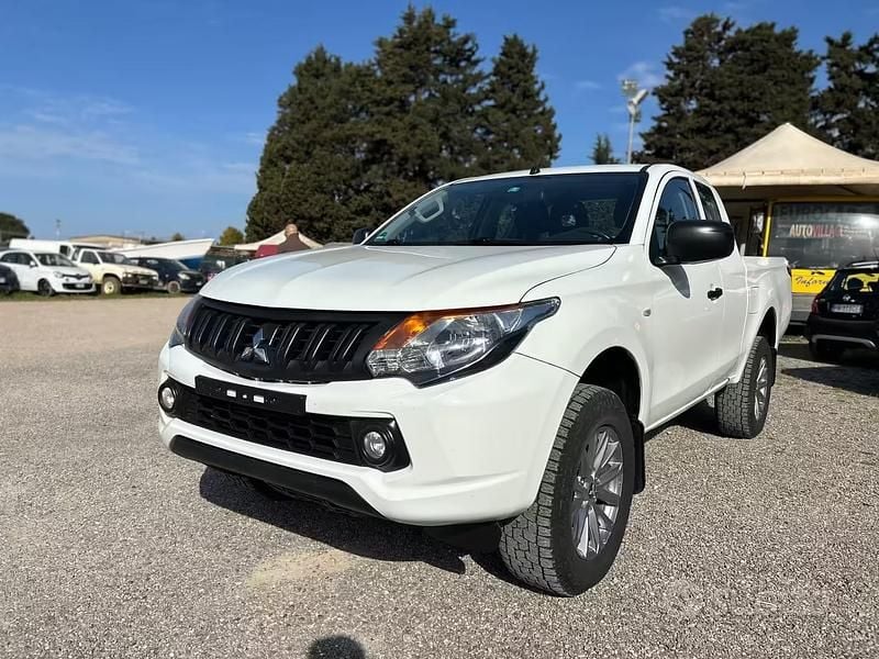 Usata Mitsubishi L200 154 CV (113 kW) 2017 Bianco Pick-up