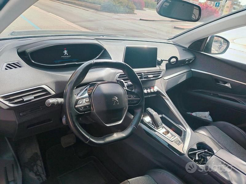 Usata Peugeot 3008 120 CV (88 kW) 2018 SUV