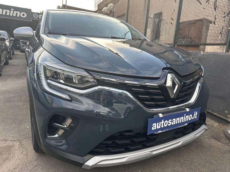 Usata Renault Captur Intens 101 CV (74 kW) 2022 Grigio SUV
