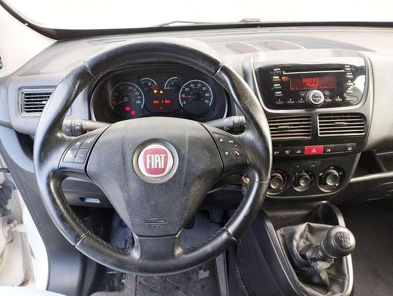 Usata Fiat Doblò 105 CV (77 kW) 2010 Bianco Monovolume