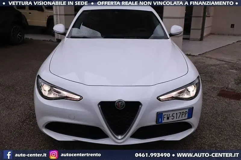 Usata Alfa Romeo Giulia Business 160 CV (117 kW) 2019 Bianco Berlina