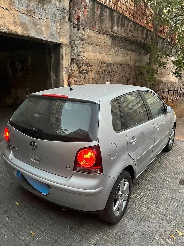 Usata VW Polo 54 CV (39 kW) 2005 Grigio Berlina