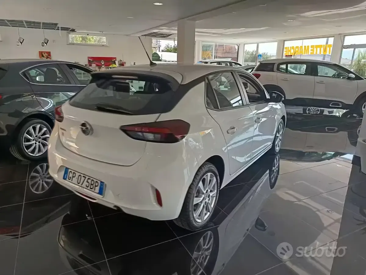 Usata Opel Corsa 102 CV (75 kW) 2023 Bianco Utilitaria