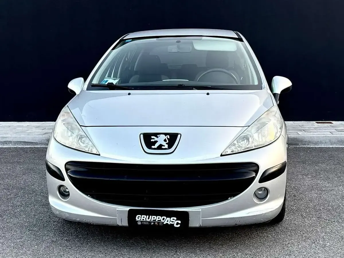 Usata Peugeot 207 68 CV (50 kW) 2006 Argento Berlina