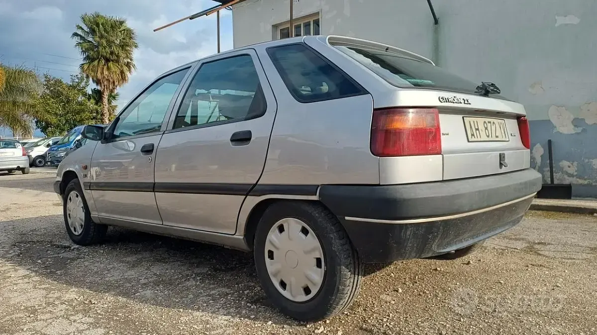 Usata Citroën ZX 75 CV (55 kW) 1995 Grigio Berlina