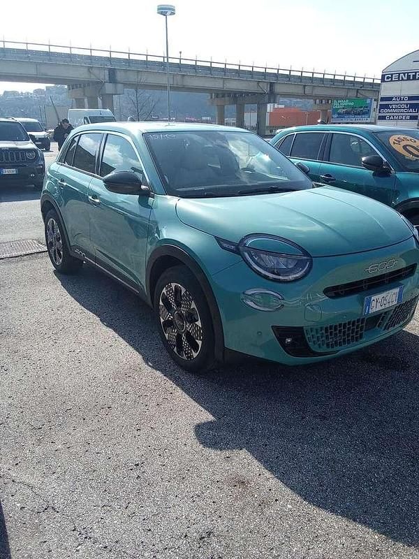 Usata Fiat 600 La Prima 101 CV (74 kW) 2025 Blu/azzurro SUV