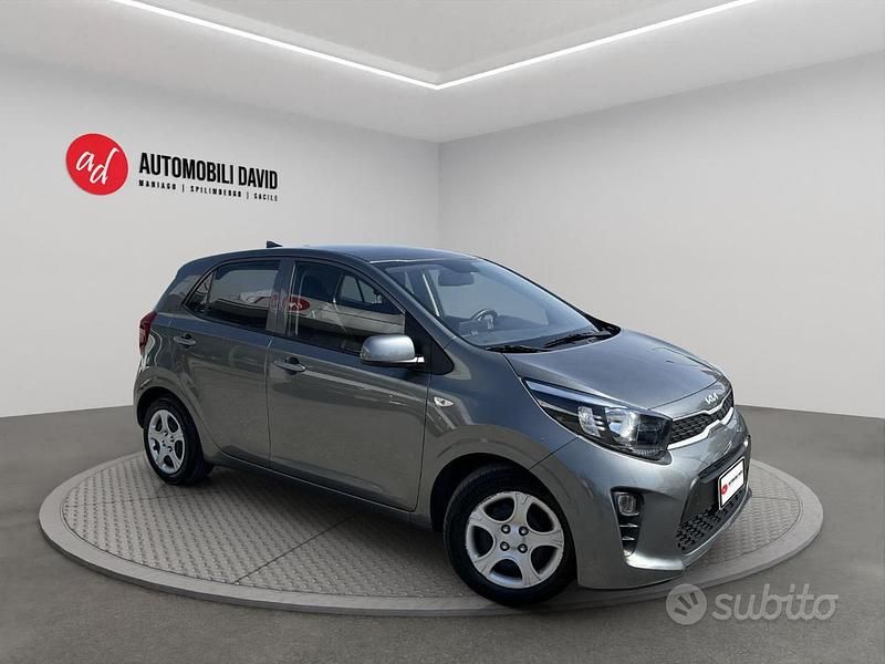 Usata Kia Picanto Urban 67 CV (49 kW) 2022 Grigio Utilitaria