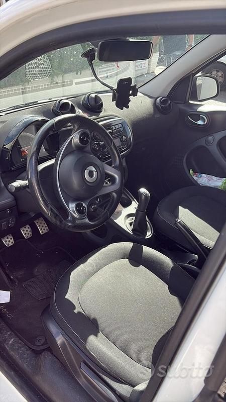 Usata Smart ForFour 71 CV (52 kW) 2018 Bianco Utilitaria