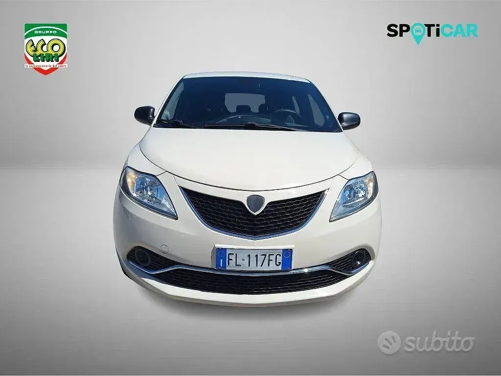 Usata Lancia Ypsilon Silver 95 CV (69 kW) 2017 Bianco Utilitaria